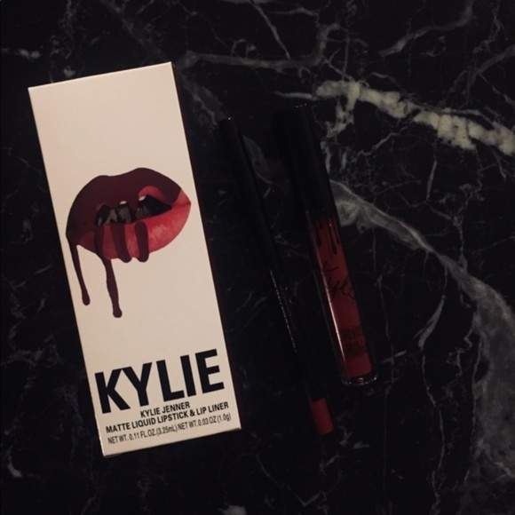 LIP KIT - Picture 2 of 3